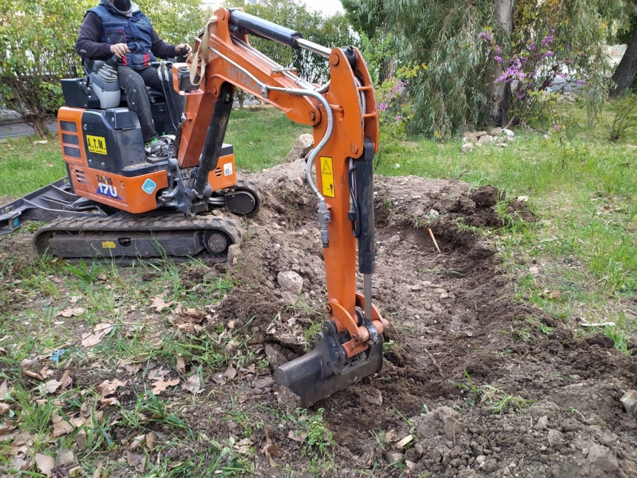 L'inizio dei lavori per la realizzazione dell'Aula Natura presso il cortile esterno dell'Istituto Comprensivo Tattoli De Gasperi di Corato