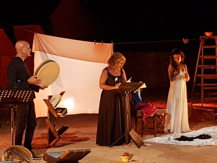 “LA TERRAZZA E LA LUNA”, A CORATO UN VIAGGIO FILOSOFICO NEL MEDITERRANEO CAPOVOLTO